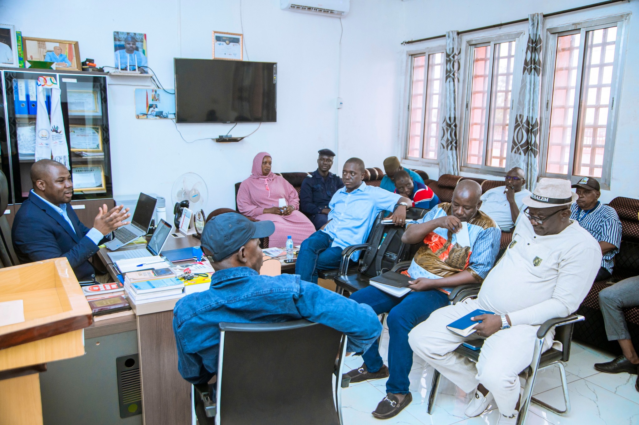 𝗥𝗘́𝗨𝗡𝗜𝗢𝗡 𝗗𝗘 𝗖𝗔𝗕𝗜𝗡𝗘𝗧